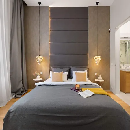 Moody Velvet Art Loft, Steps From Great Synagogue! * Budapesta