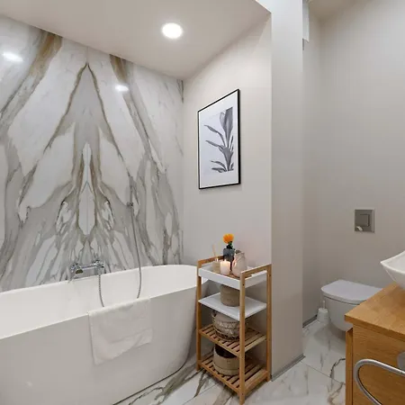 Apartament Moody Velvet Art Loft, Steps From Great Synagogue! *
