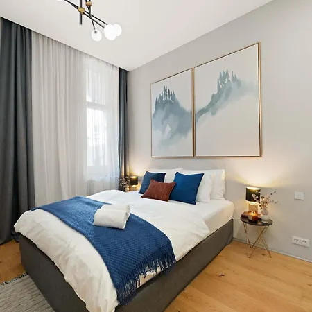 Apartament Moody Velvet Art Loft, Steps From Great Synagogue! Budapesta